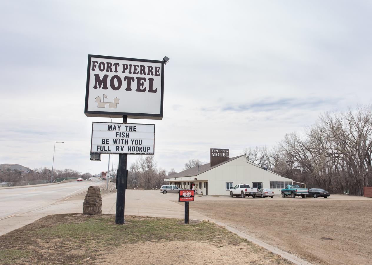 Fort Pierre Motel Экстерьер фото